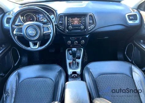 2018 Jeep Compass Latitude z USA, uszkodzony, nr VIN 3C4NJDBB2JT483830